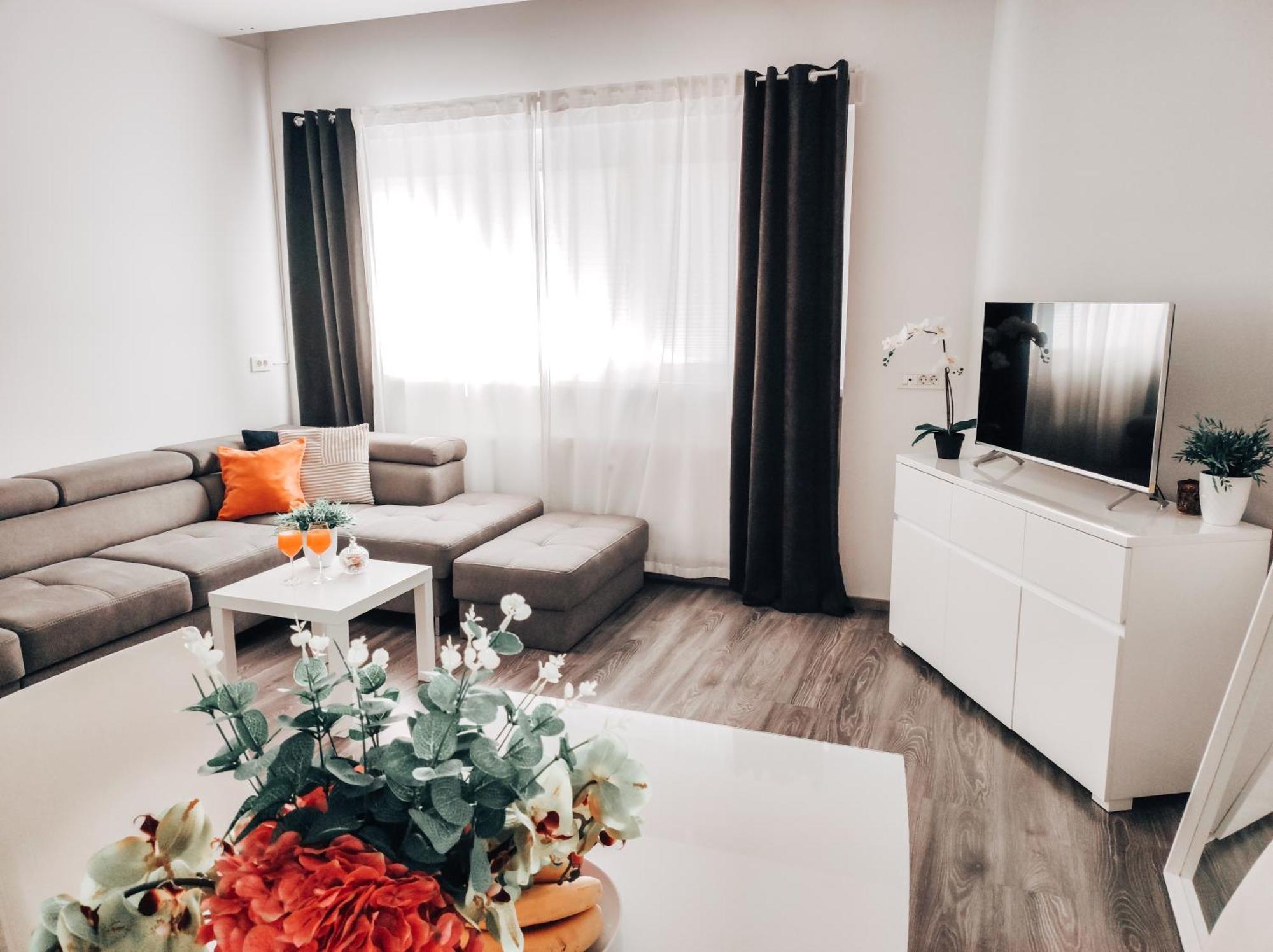 Apartment Kino Любляна Екстериор снимка