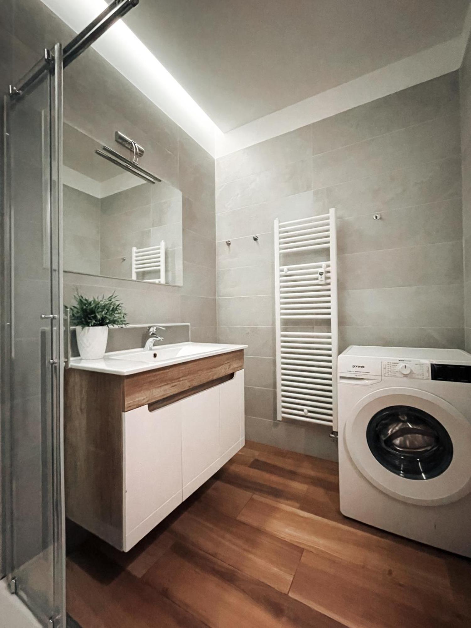 Apartment Kino Любляна Екстериор снимка